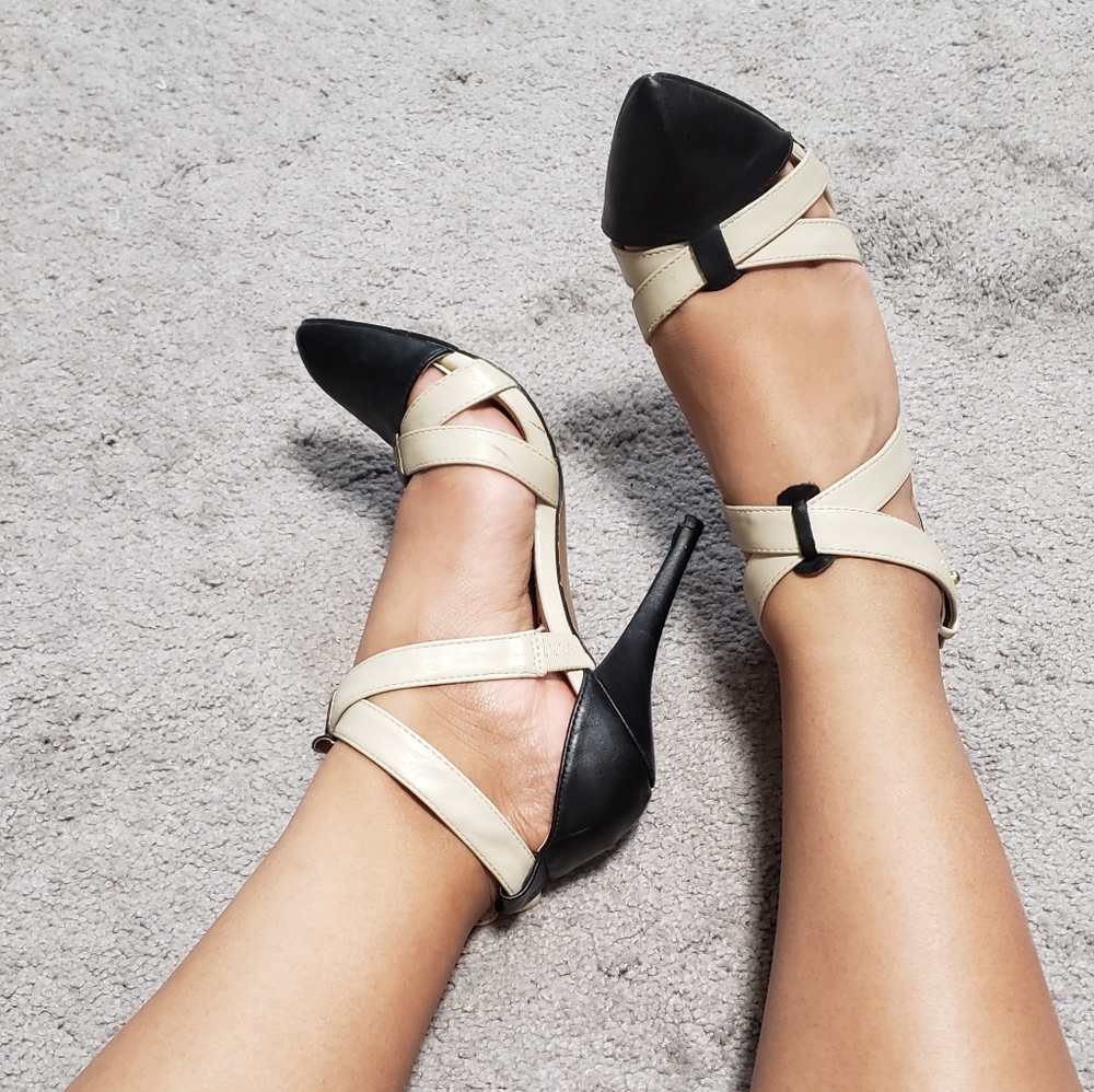 Betsey Johnson twwine cream and black heels